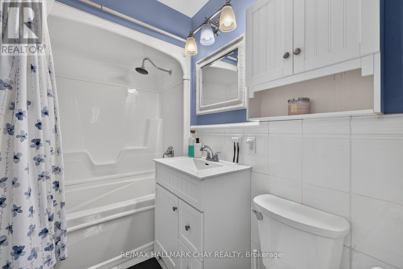 9 MELROSE AVENUE - Image 13