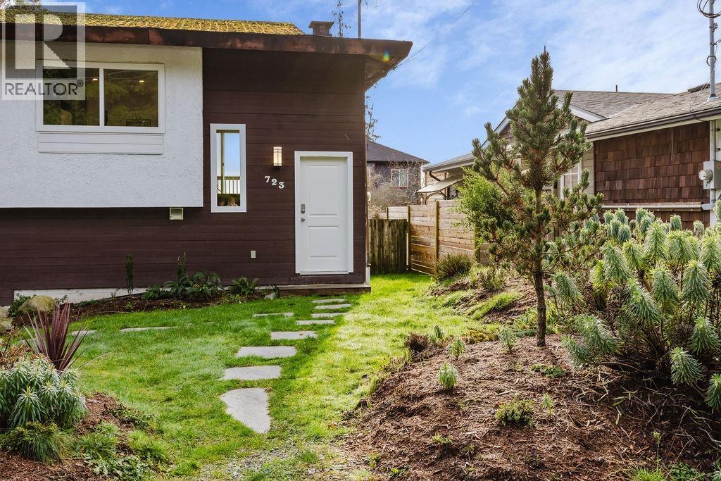 723 TRICKLEBROOK WAY — photo 2