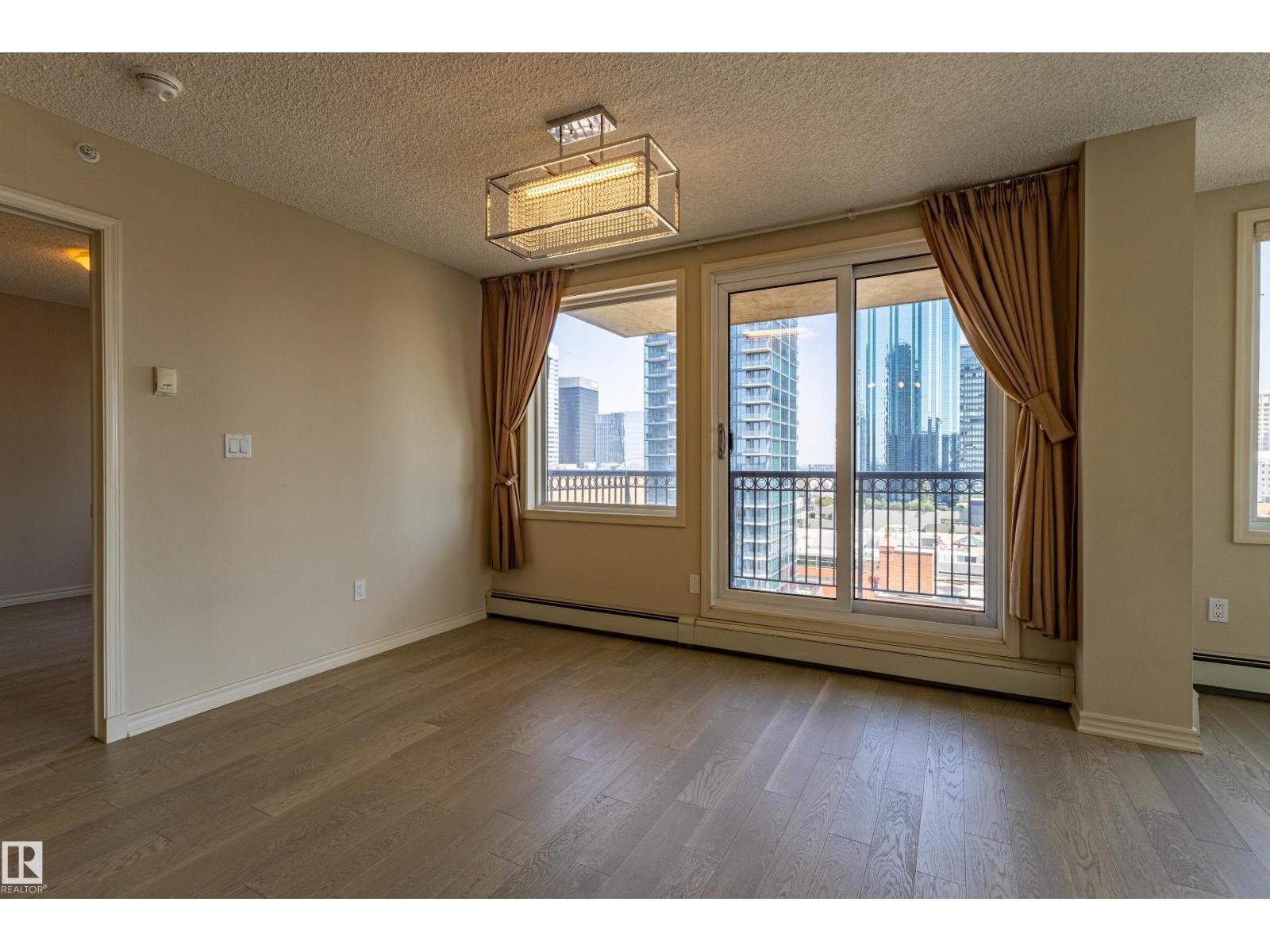 #1501 10180 104 ST NW - 8