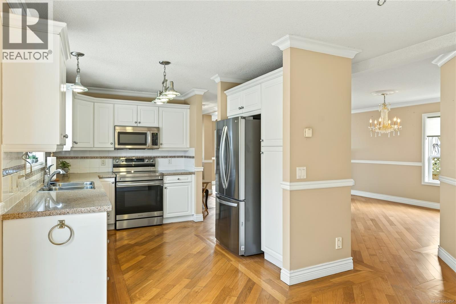 3983 Valewood Dr - Image 5