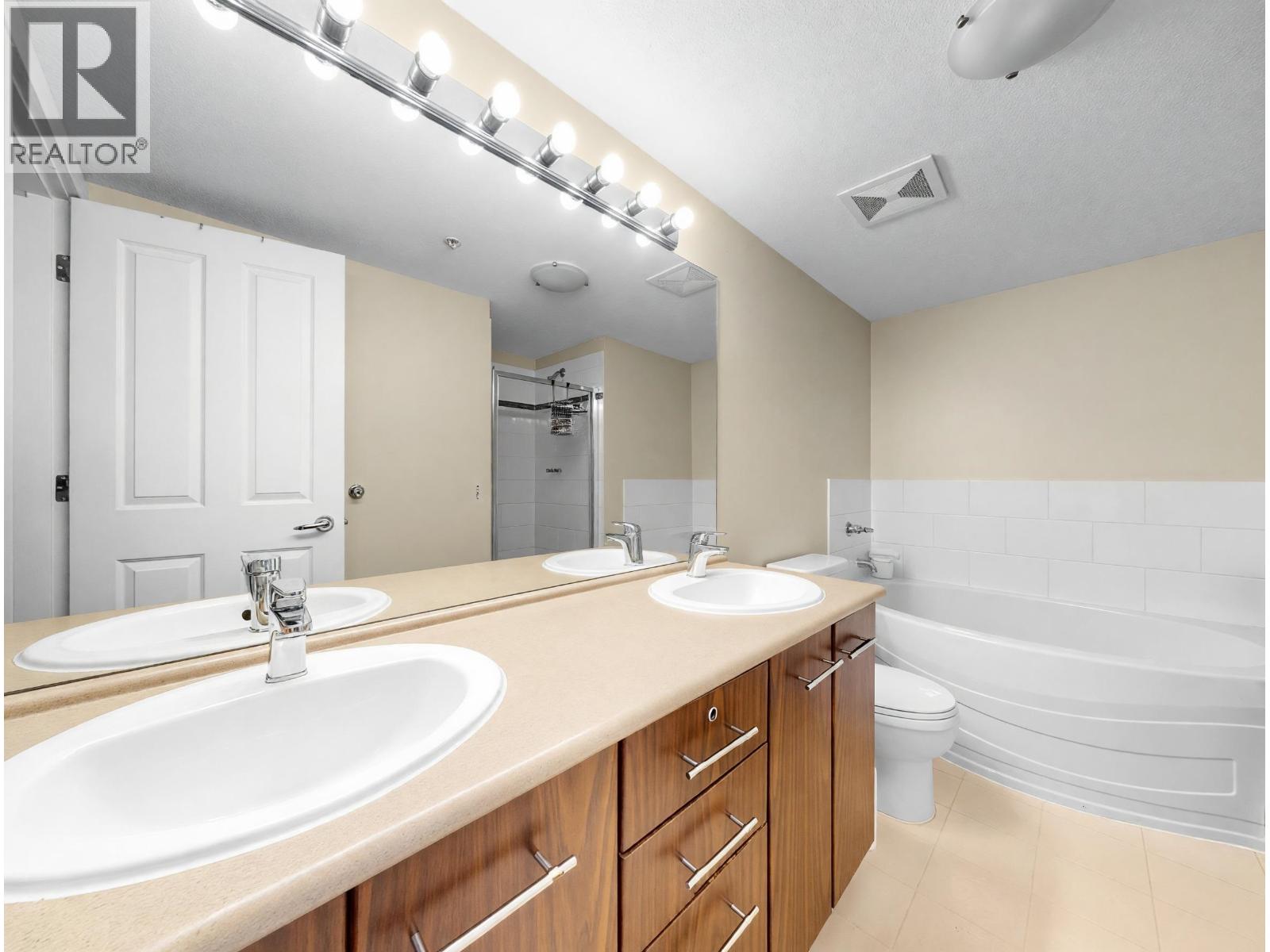 3 Bed, 2 Bath House for Sale in Richmond – 1104 5133 GARDEN CITY ROAD, Richmond – MLS# R3147778 - Image 18