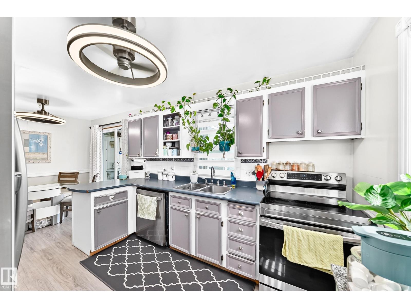 9911 163 ST NW - 2