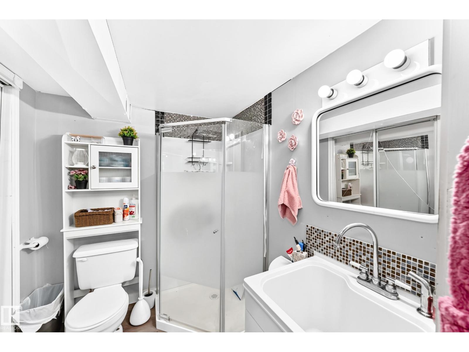 9911 163 ST NW - 35