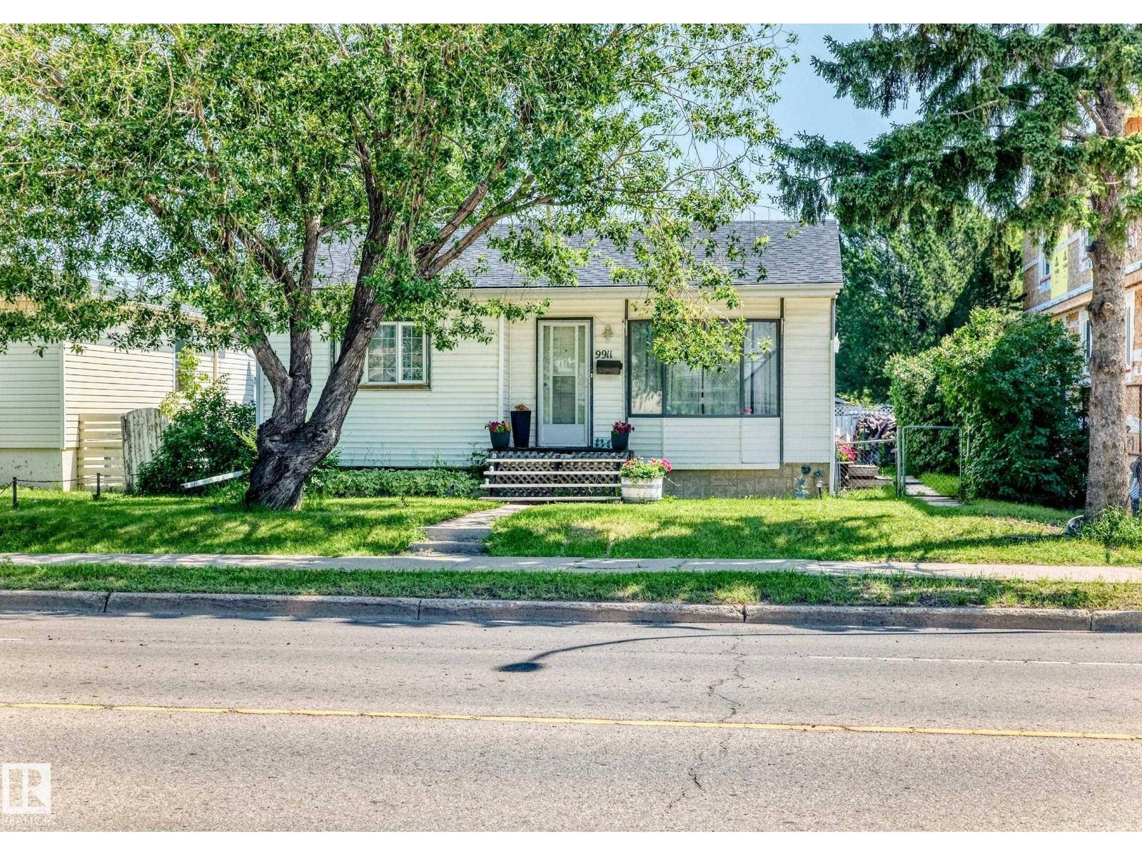 9911 163 ST NW - 39
