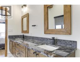 6121 Seymoure Lane, Peachland, BC V0H1X4 Photo 41