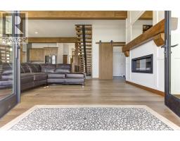 Living room - 6121 Seymoure Lane, Peachland, BC V0H1X4 Photo 18