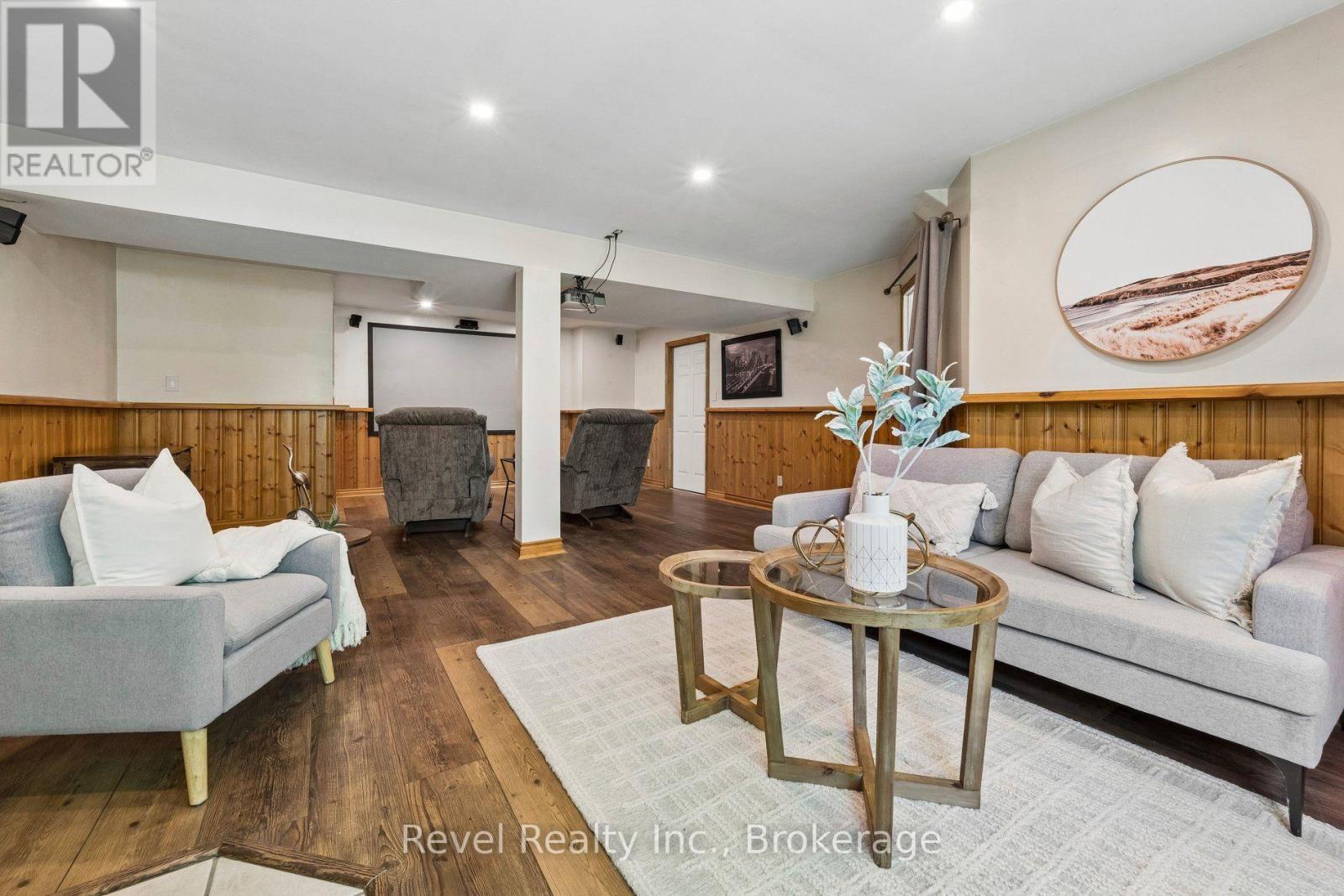 18 BESSIE AVENUE S - 12