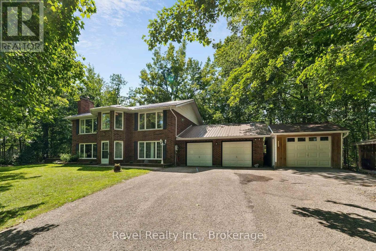 18 BESSIE AVENUE S - 2