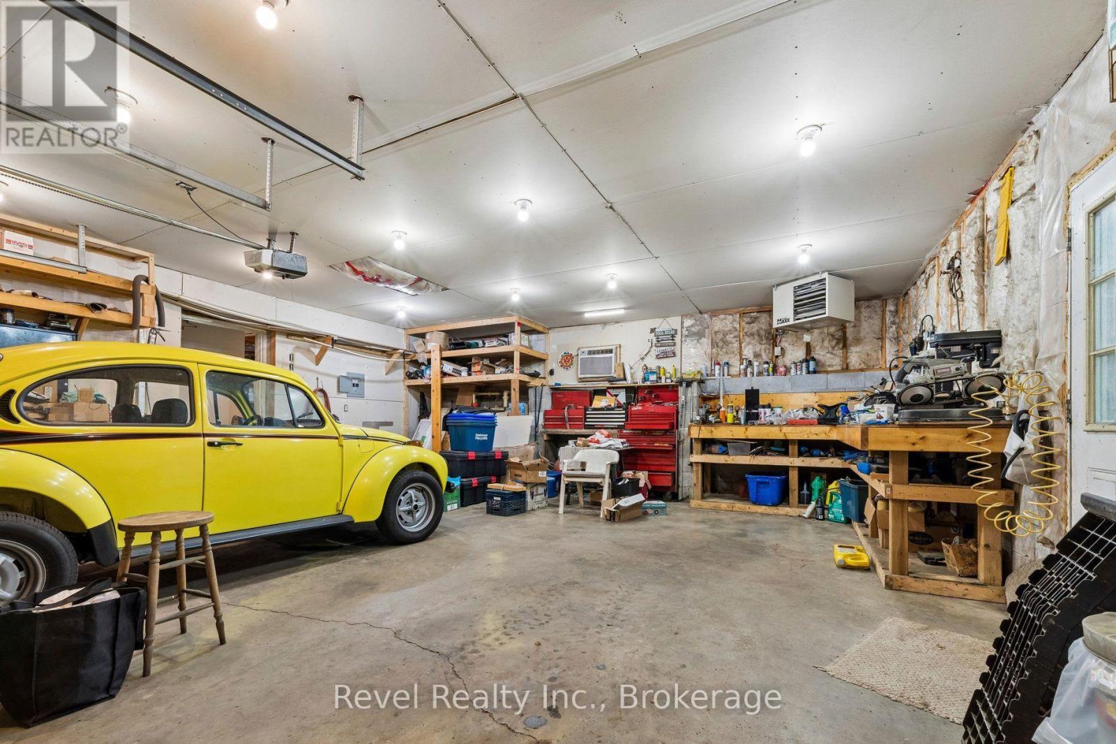 18 BESSIE AVENUE S - 35