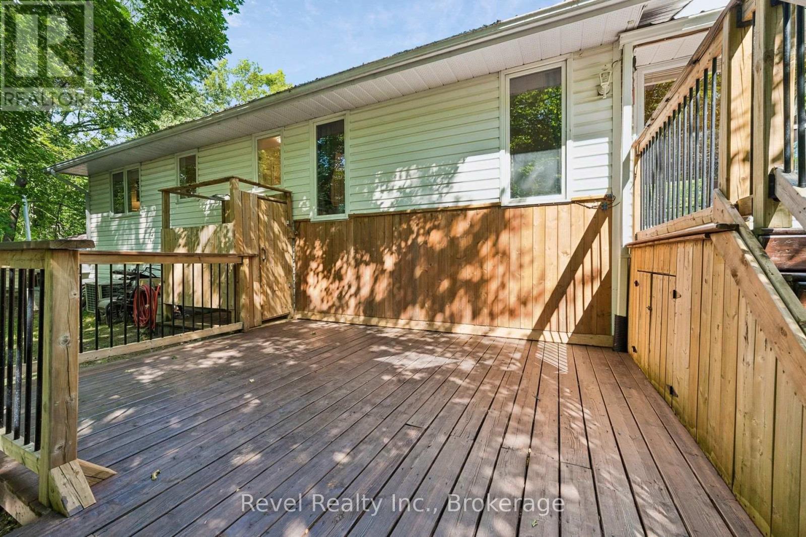 18 BESSIE AVENUE S - 39
