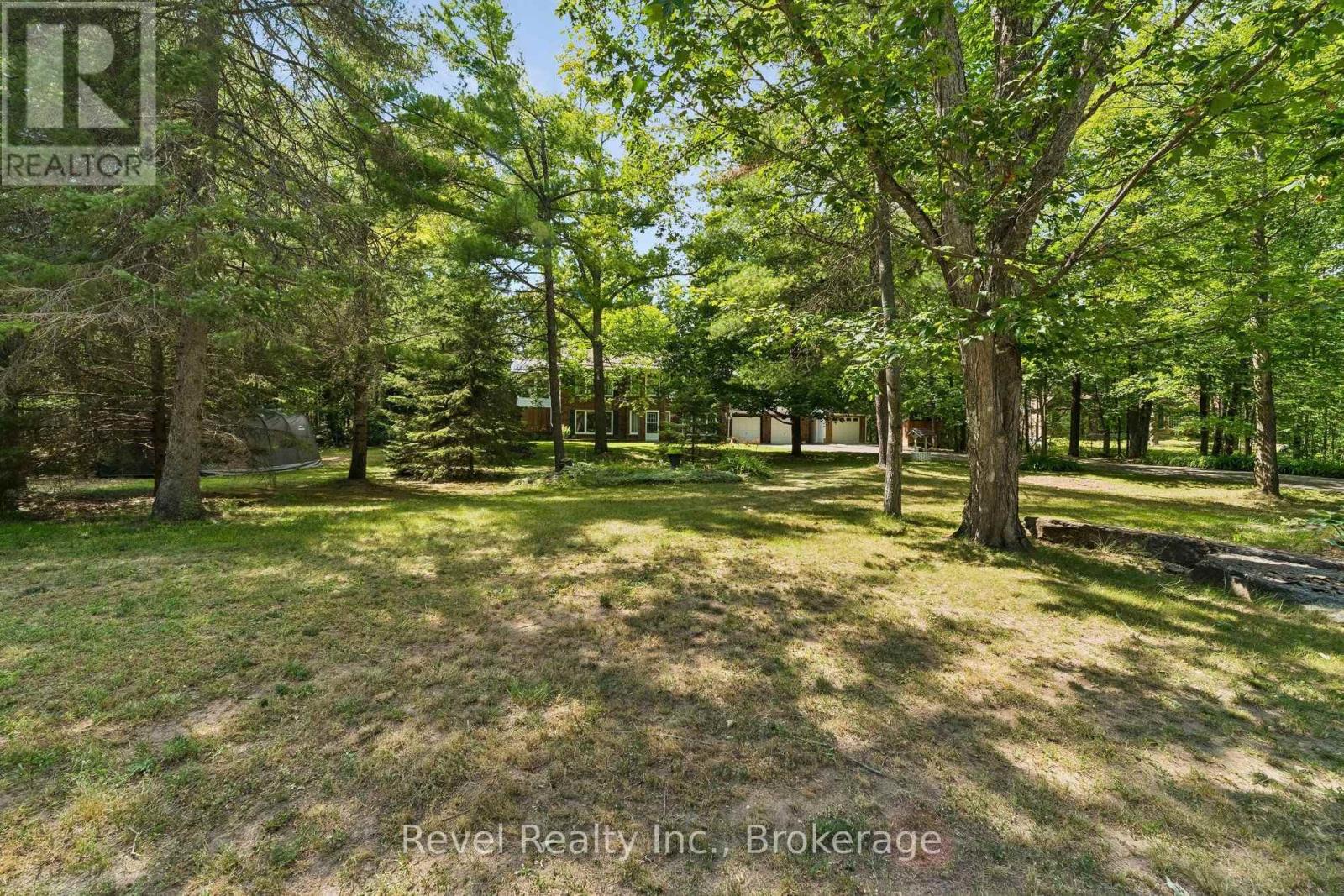 18 BESSIE AVENUE S - 4