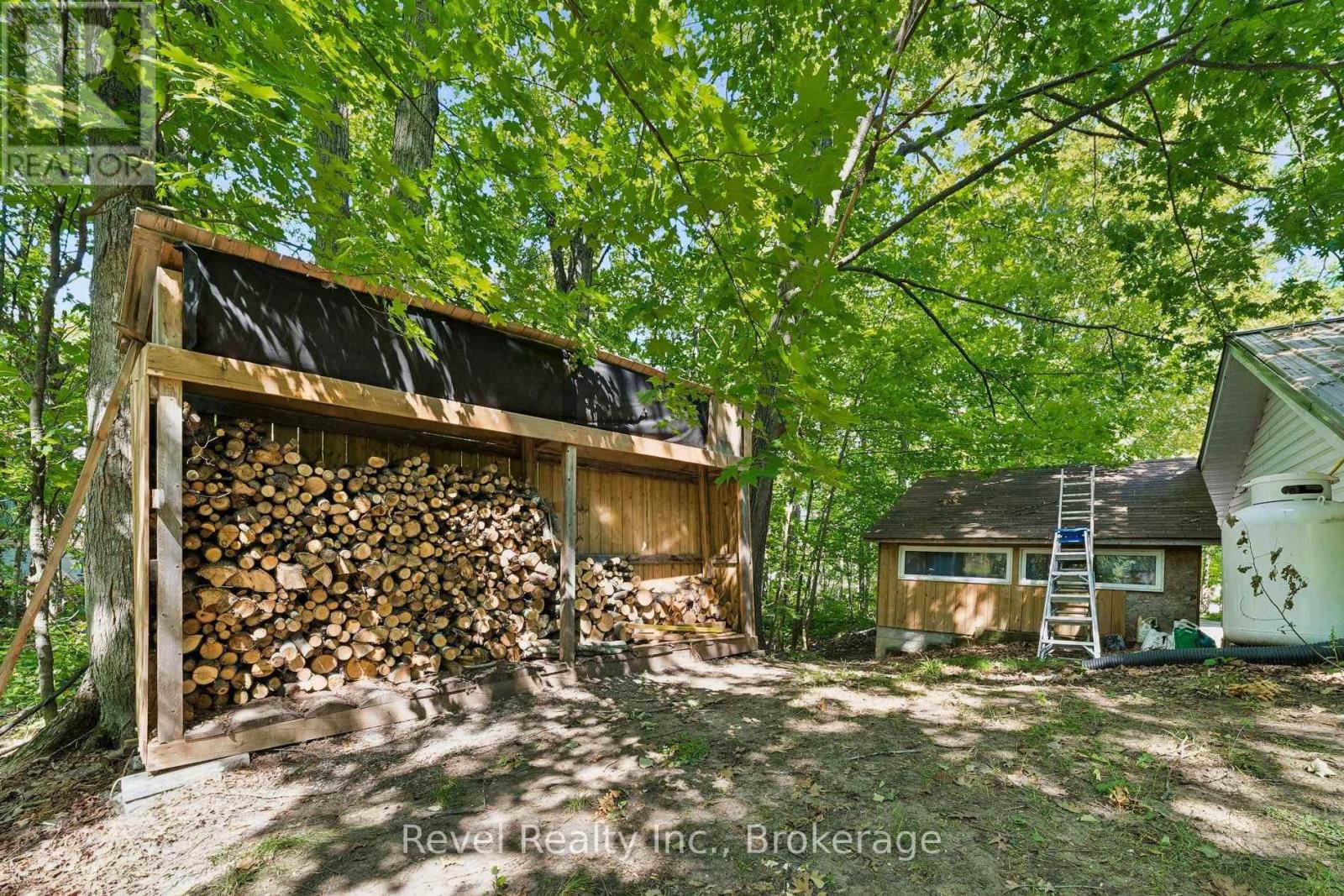 18 BESSIE AVENUE S - 41