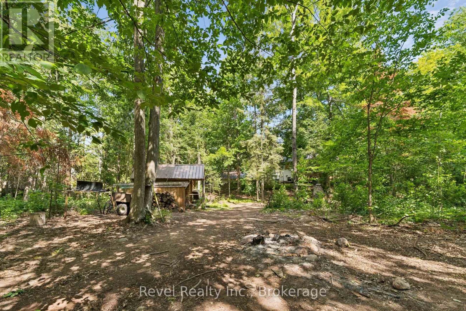 18 BESSIE AVENUE S - 42