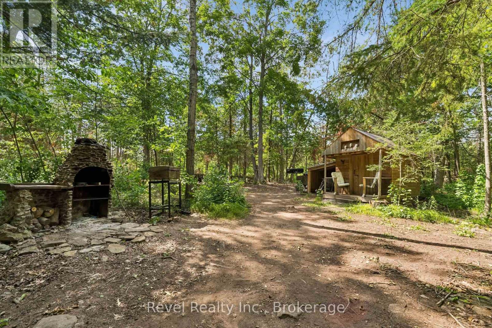 18 BESSIE AVENUE S - 44
