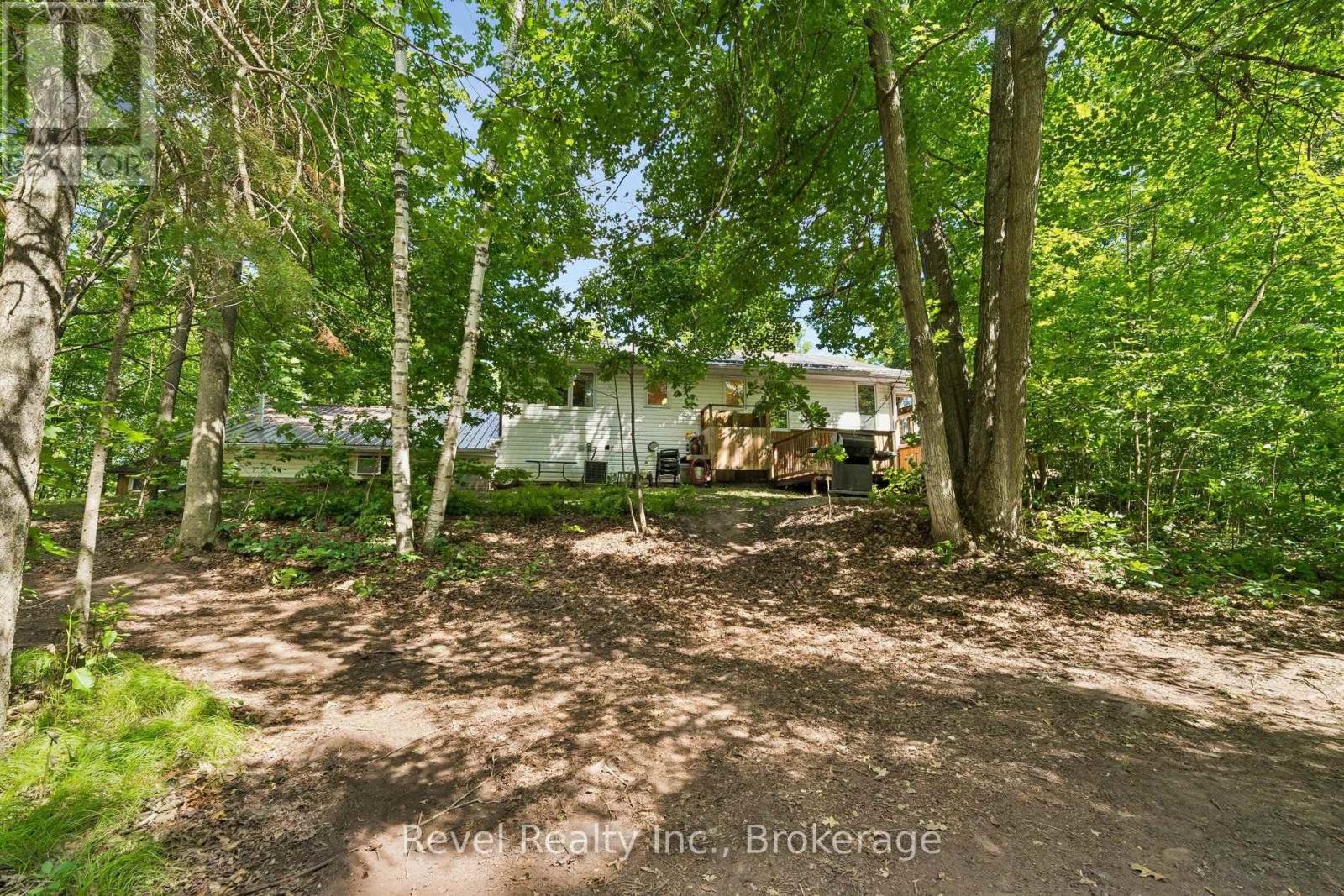 18 BESSIE AVENUE S - 45