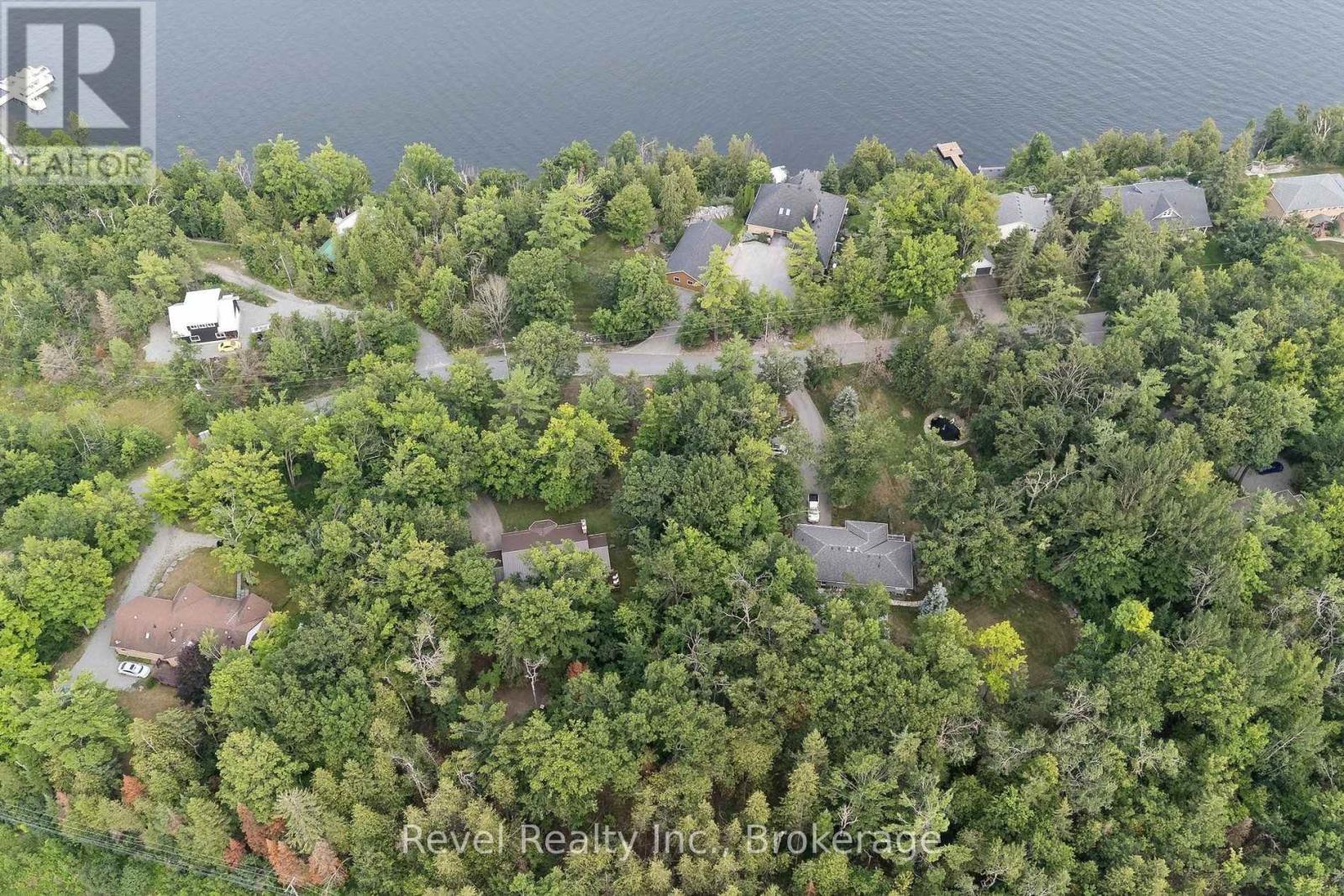 18 BESSIE AVENUE S - 47