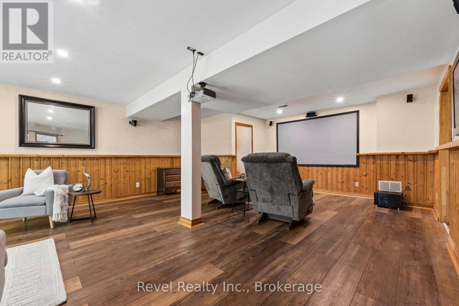 18 BESSIE AVENUE S - 9
