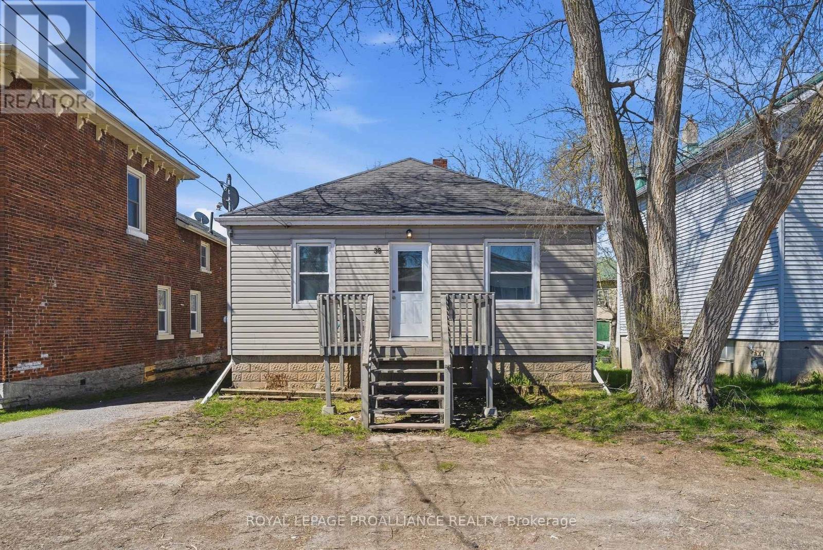 38 OAK STREET - 1