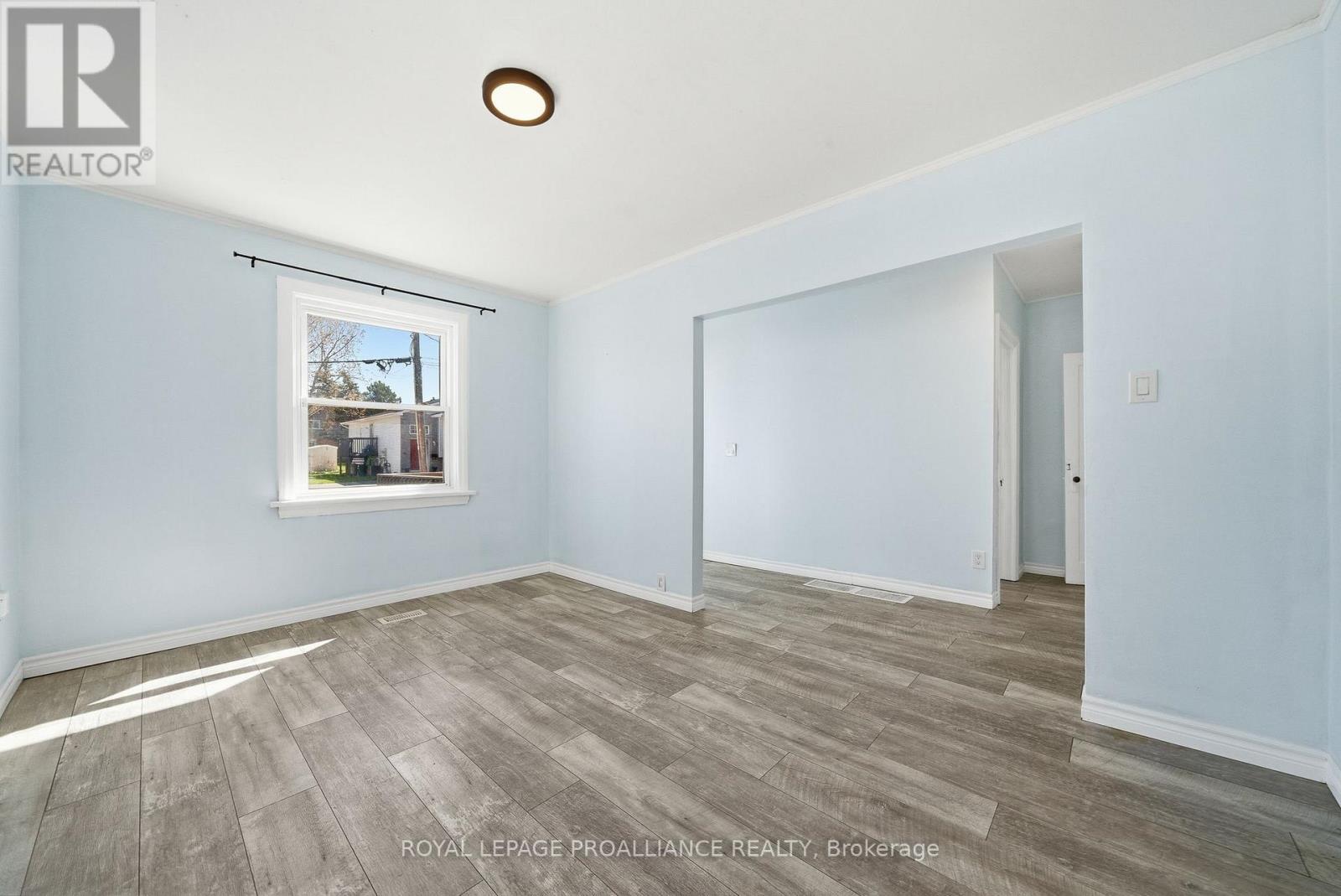 38 OAK STREET - 11