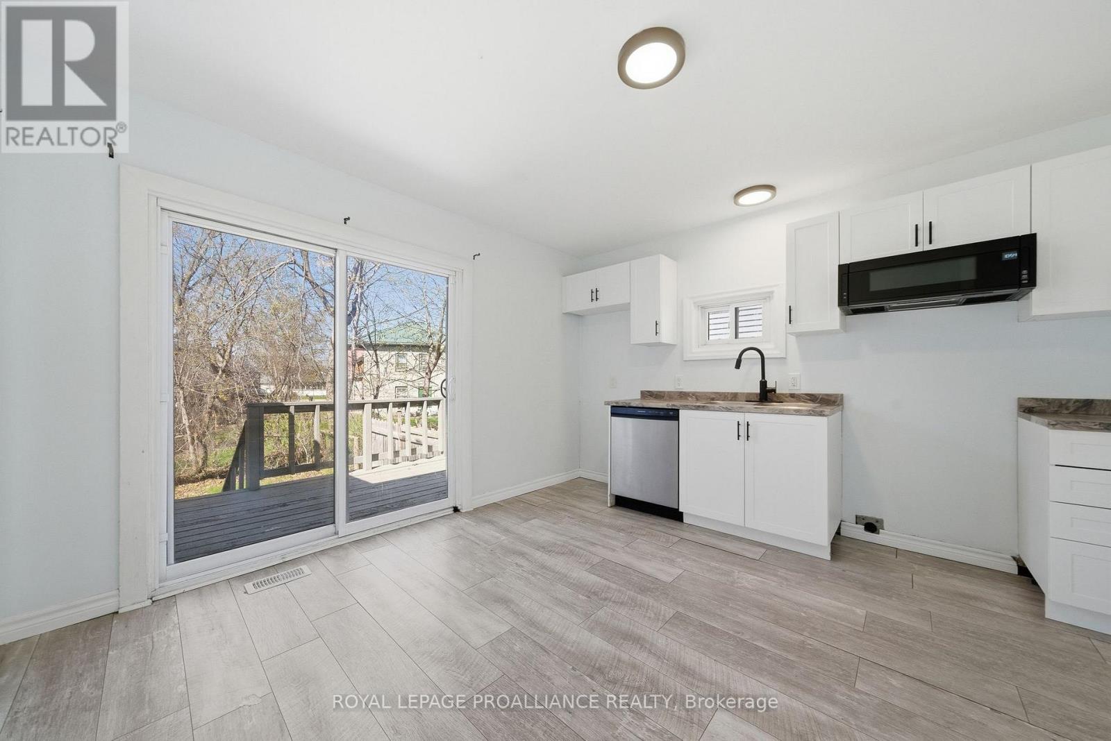 38 OAK STREET - 13