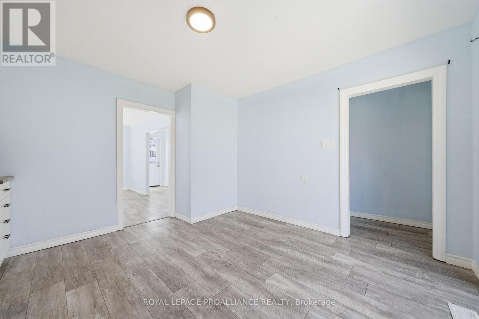 38 OAK STREET - 15
