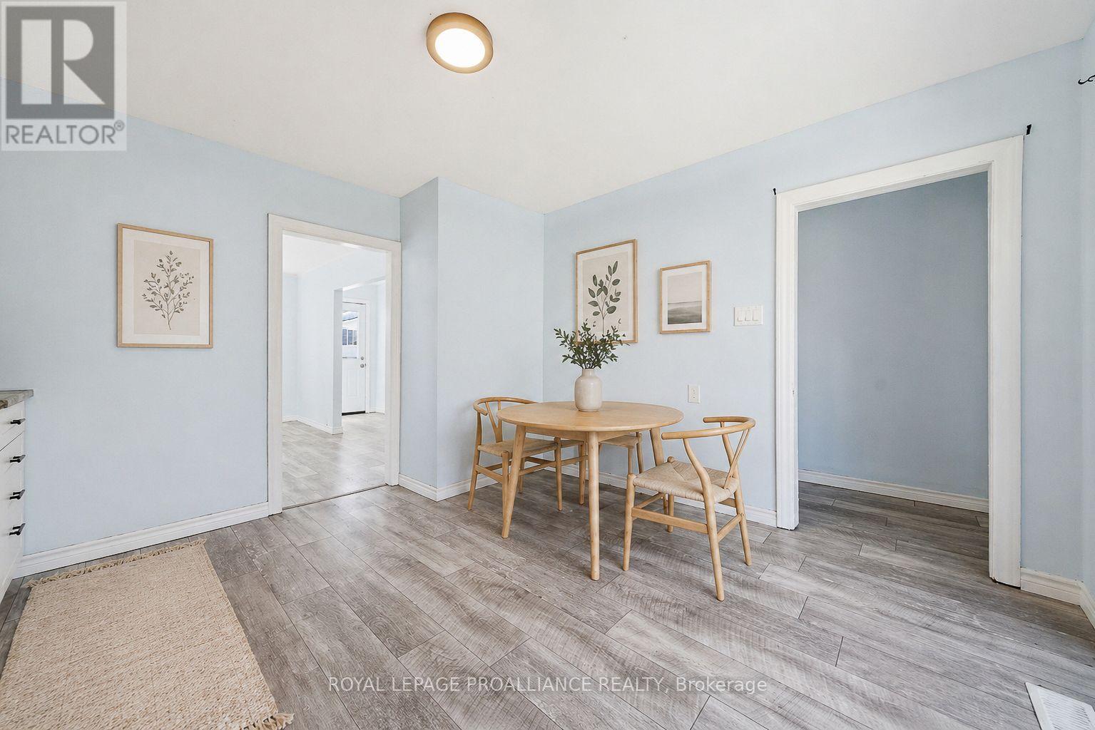 38 OAK STREET - 16