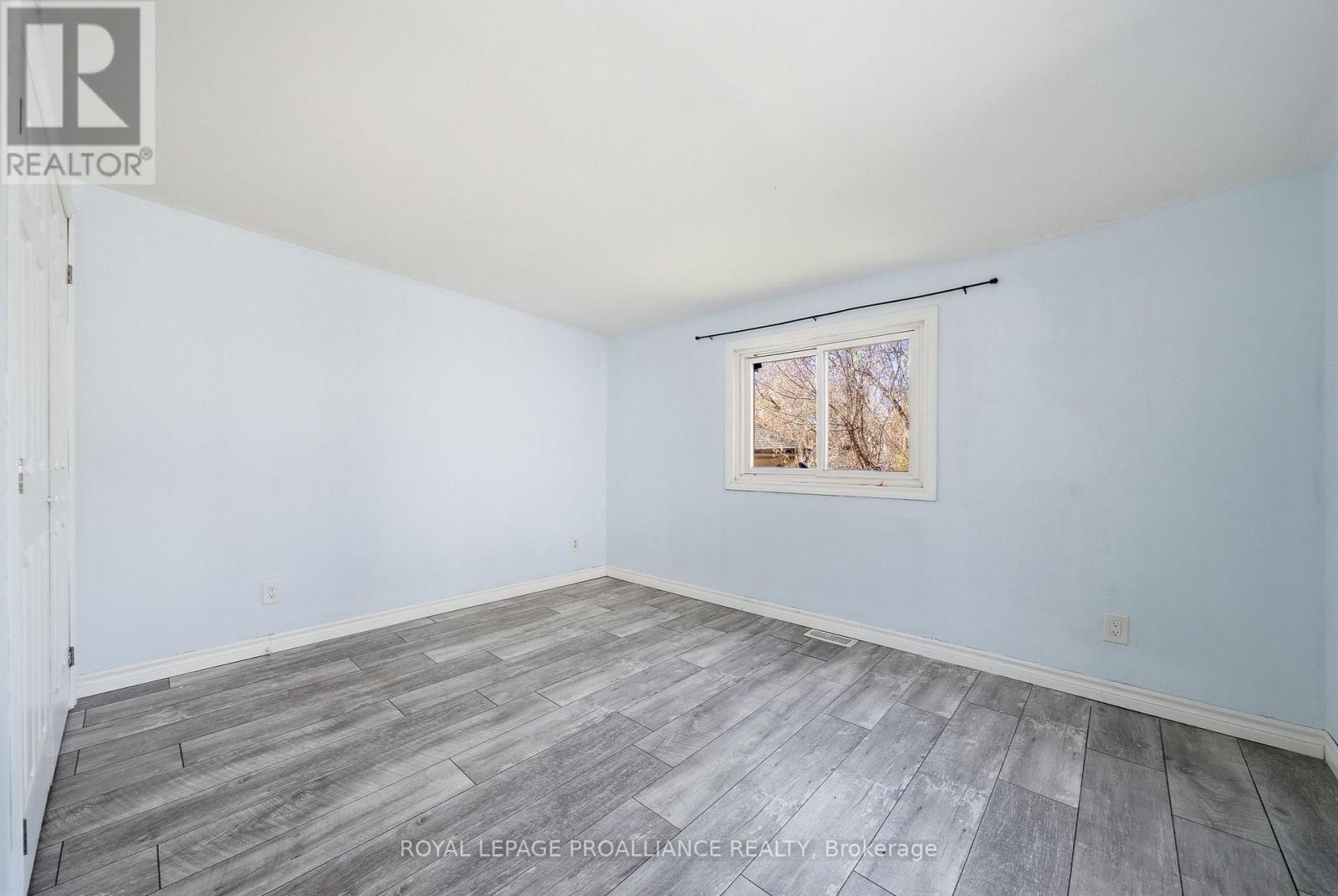 38 OAK STREET - 18