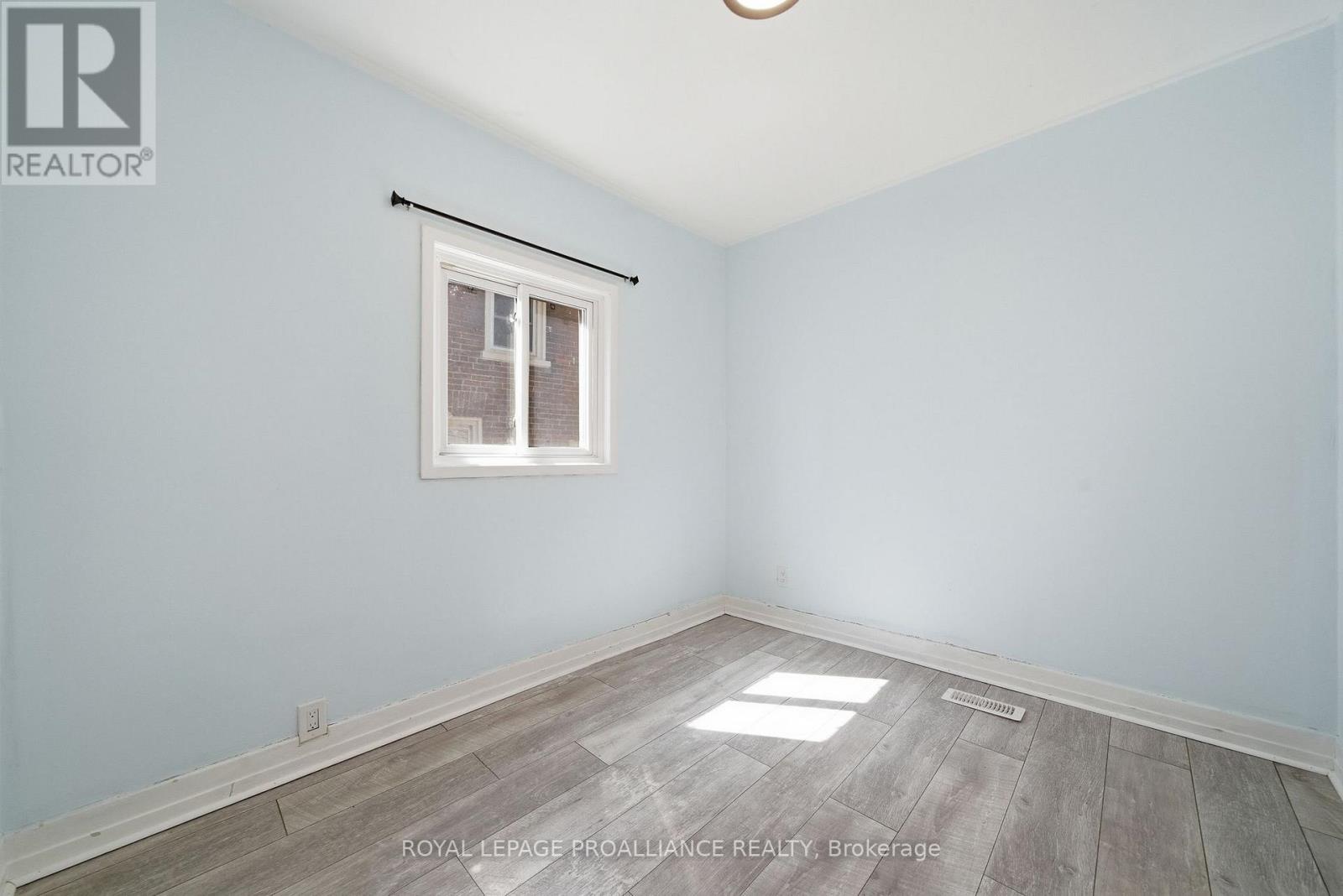 38 OAK STREET - 23
