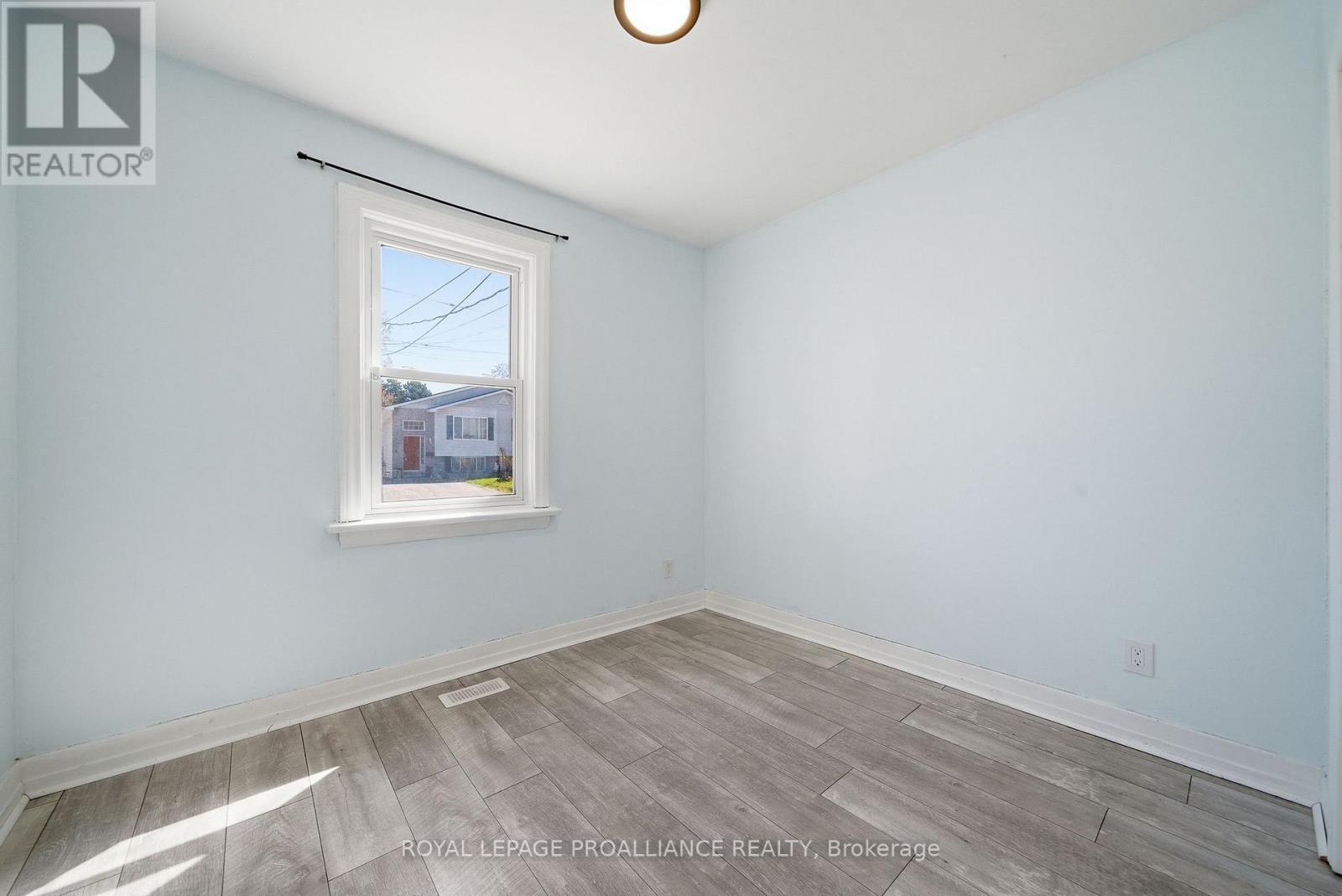 38 OAK STREET - 26