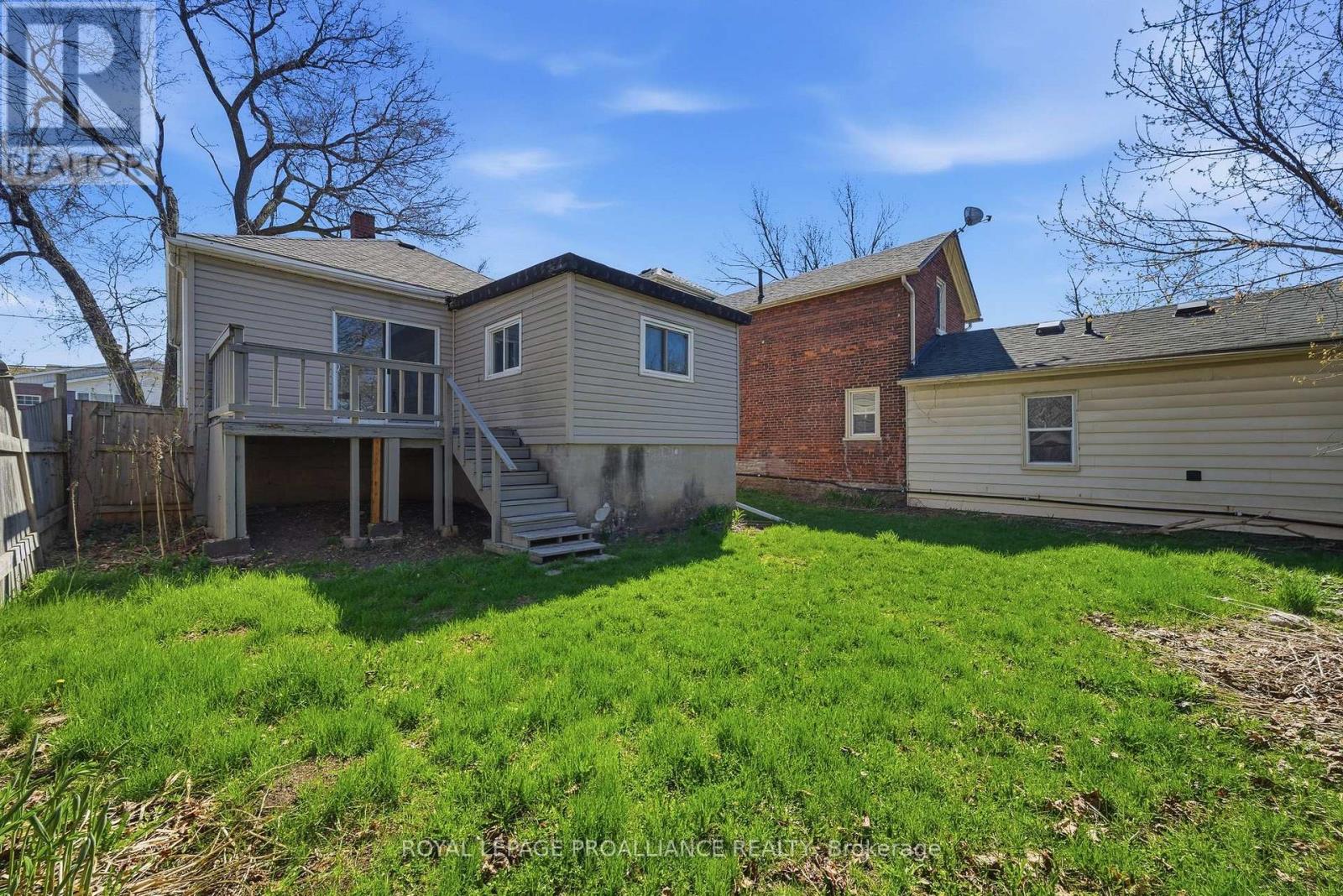 38 OAK STREET - 32
