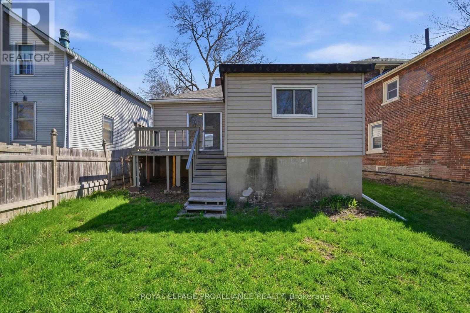 38 OAK STREET - 33
