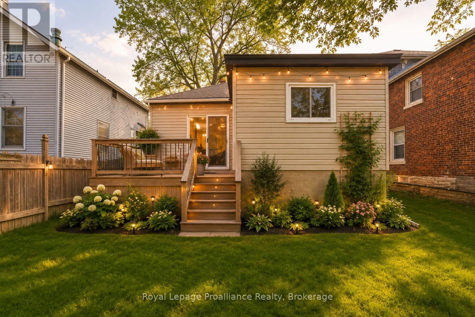 38 OAK STREET - 34