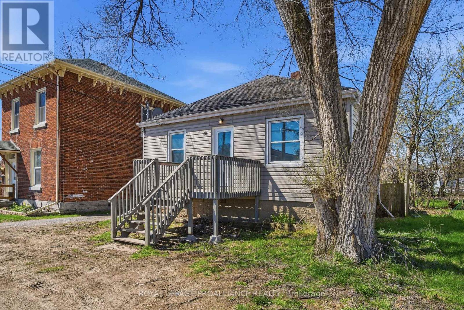 38 OAK STREET - 4