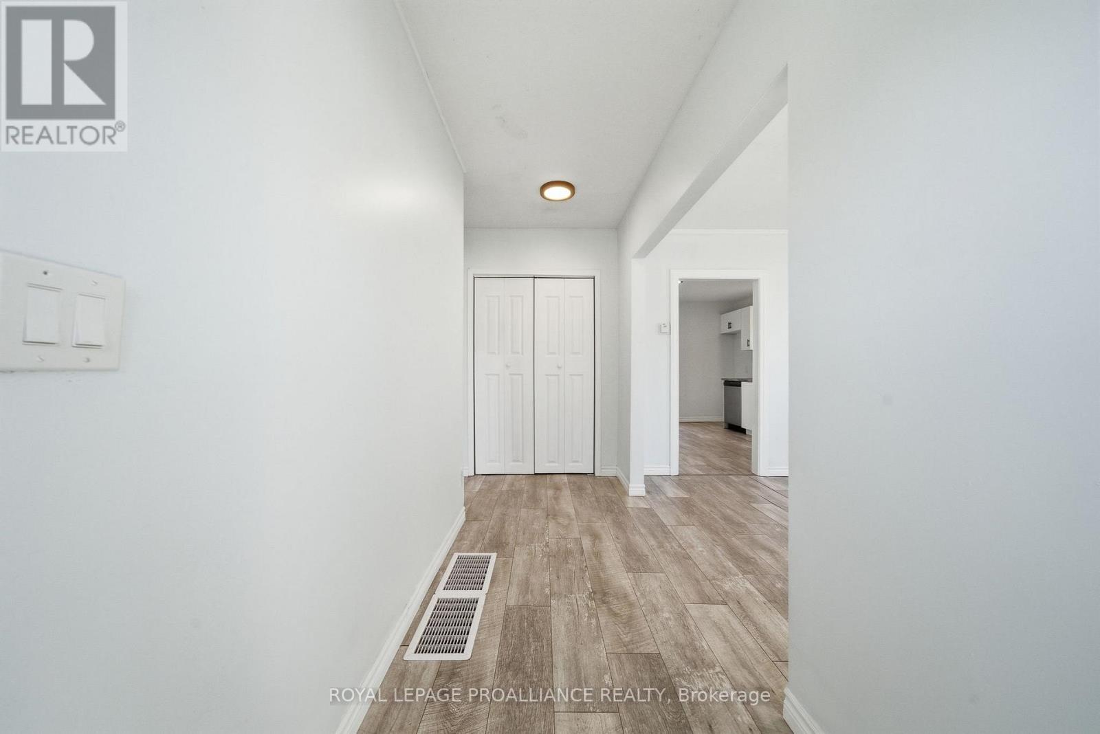 38 OAK STREET - 8