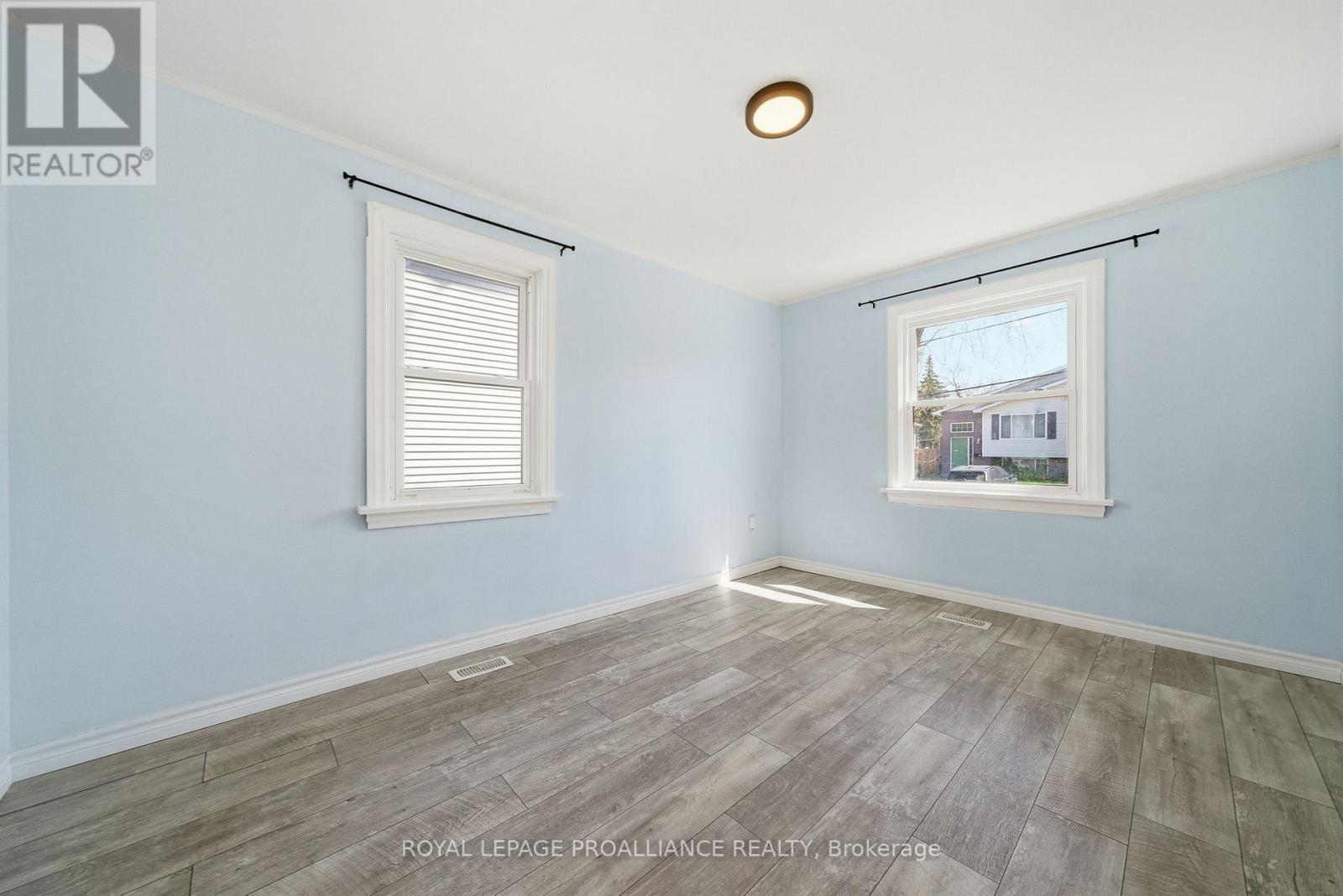 38 OAK STREET - 9