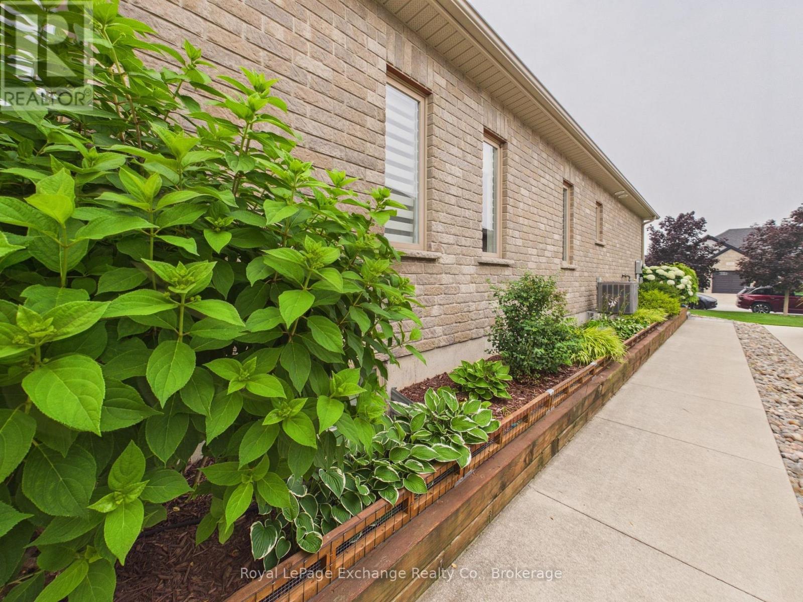 229 WIECK BOULEVARD - 27