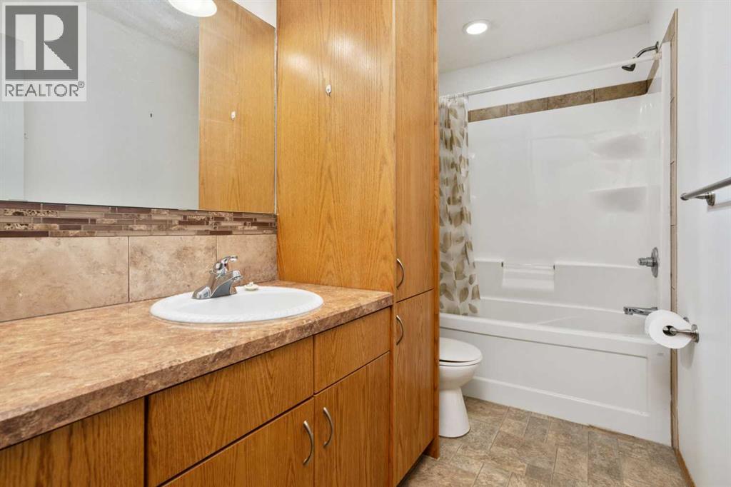 7601 41 Avenue - 23