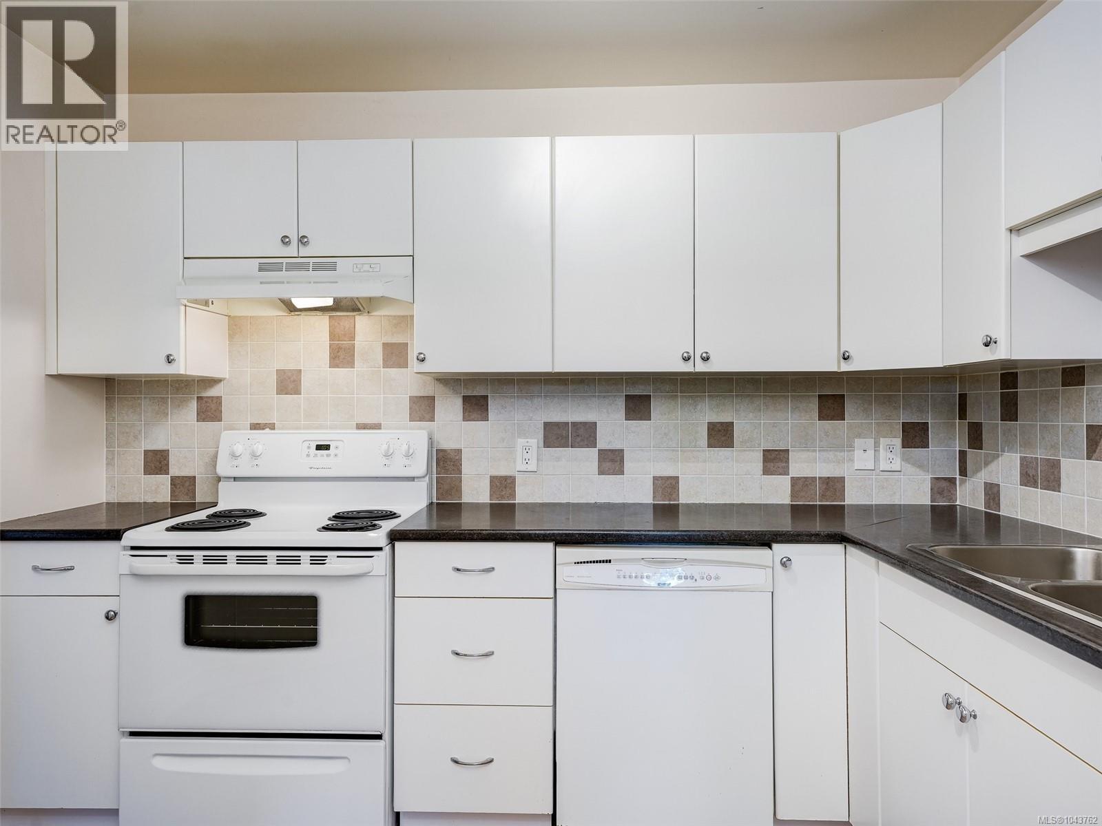 410 69 Gorge Road West, Saanich