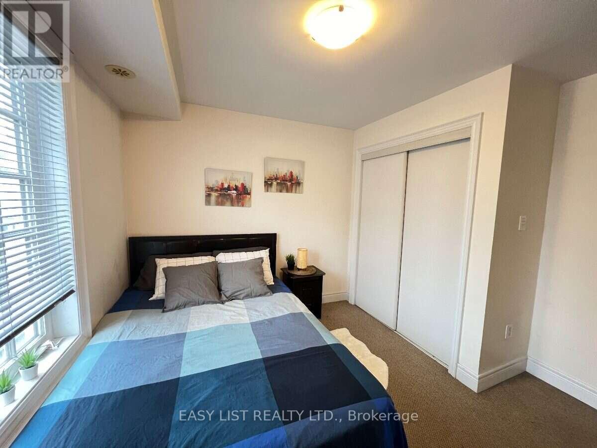 28 UPPER DUKE CRESCENT - 13