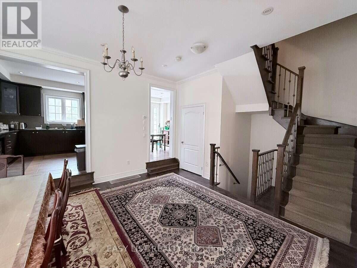 28 UPPER DUKE CRESCENT - 7