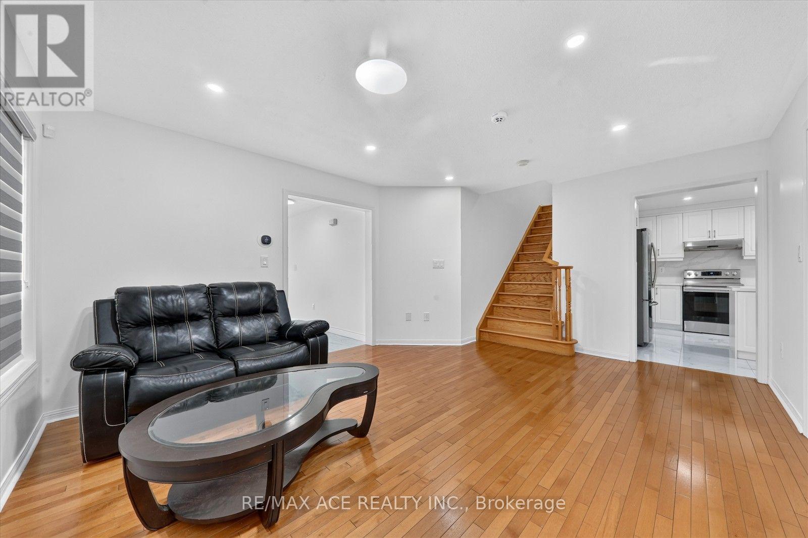 24 ZIMMER STREET - 10