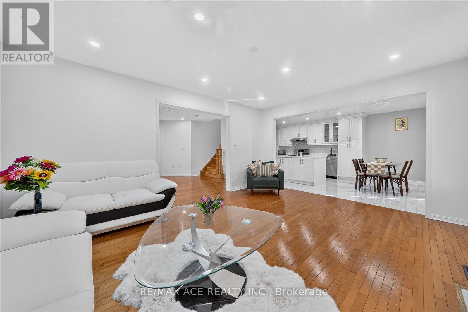 24 ZIMMER STREET - 13