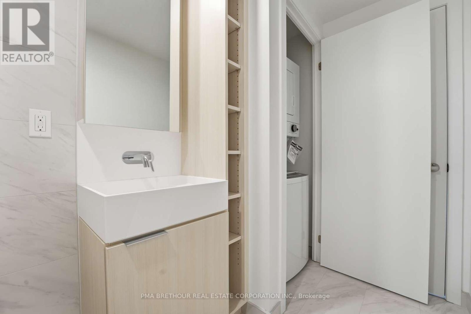#909 370 MARTHA STREET - Image 10