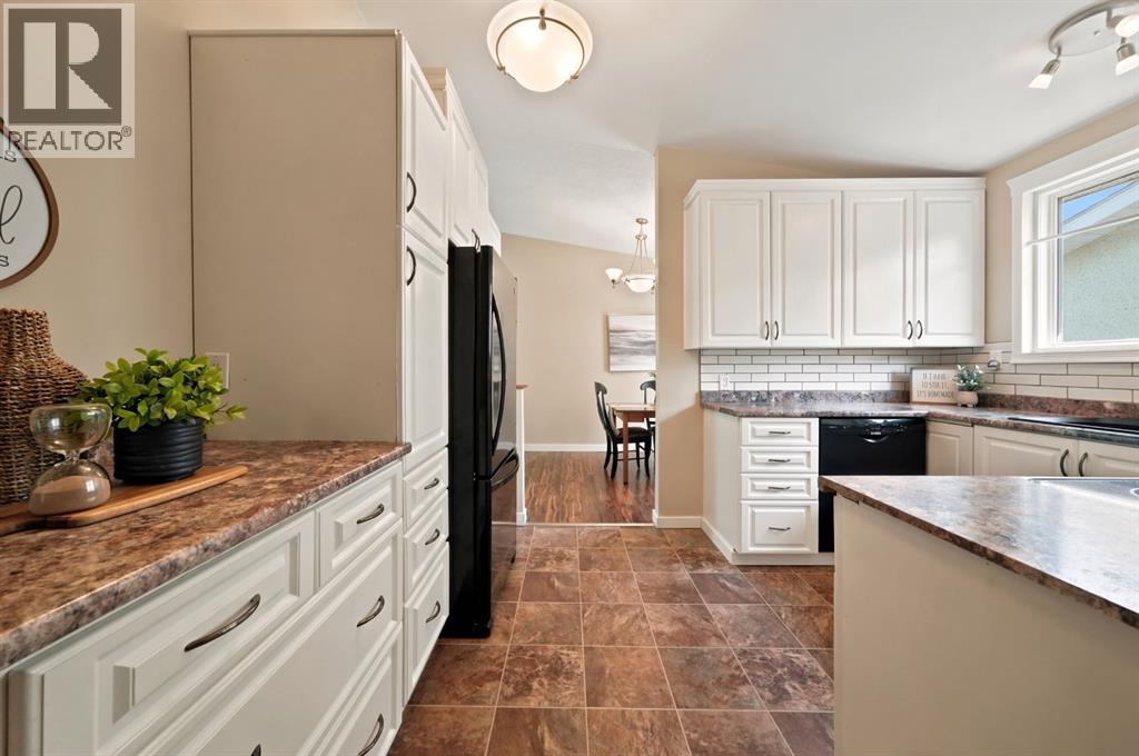 4233 33 Street - 10