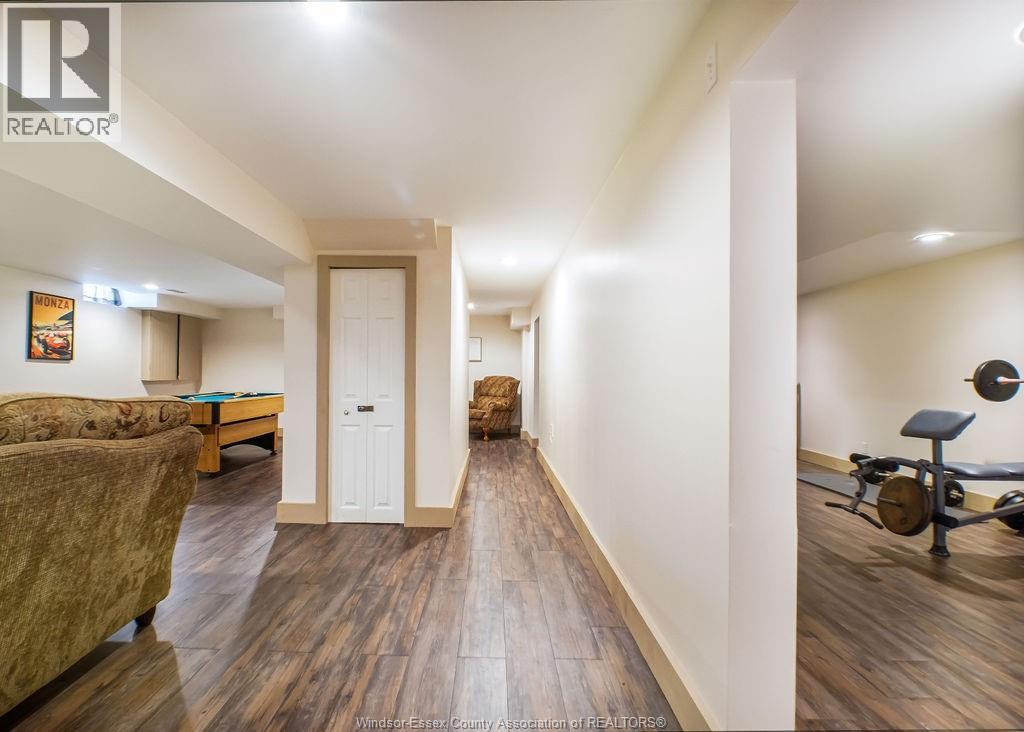 128 Pheasant Run DRIVE - 30
