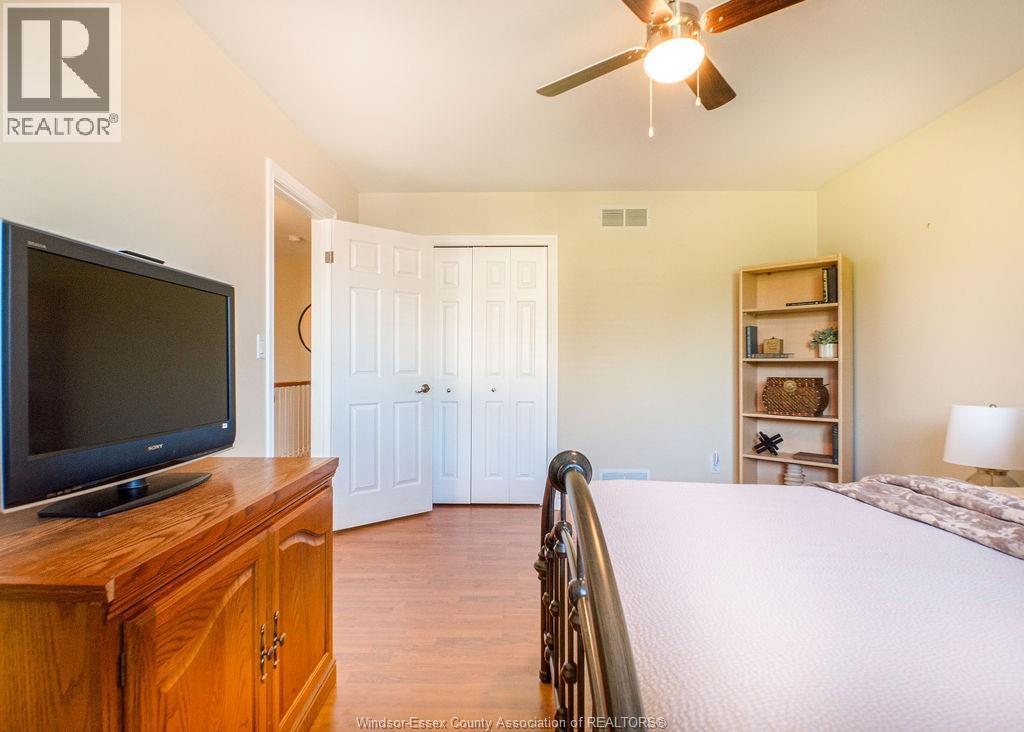 128 Pheasant Run DRIVE - 24