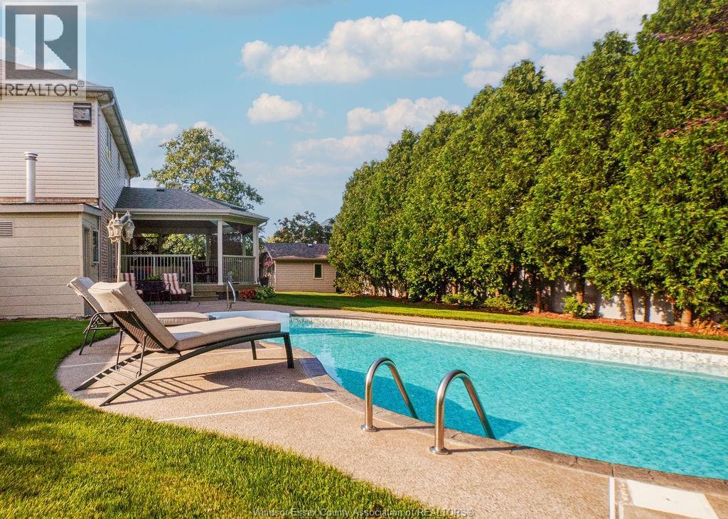 128 Pheasant Run DRIVE - 34