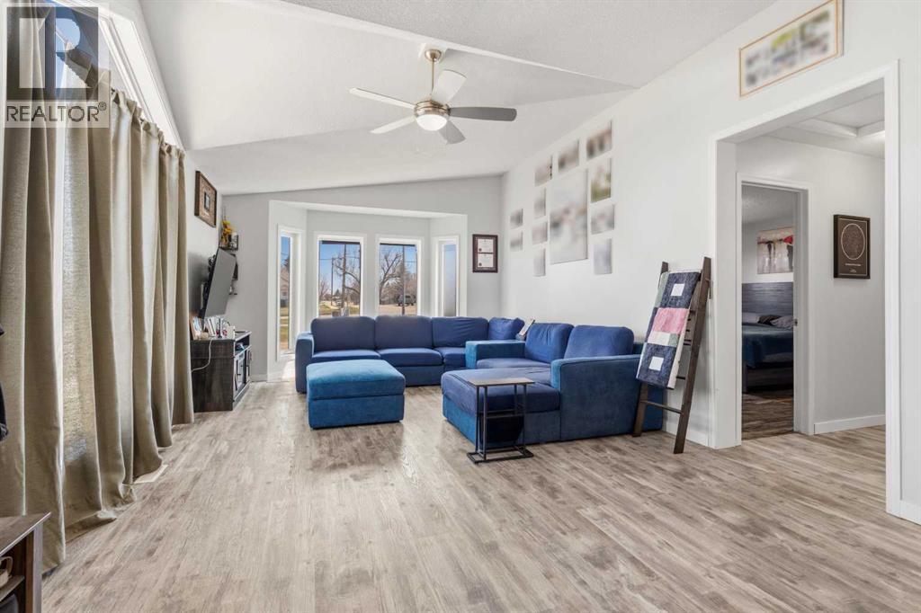 4730 52 Street - 15