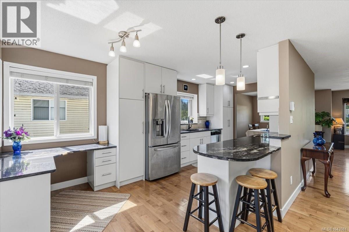 2712 Labieux Rd - 5