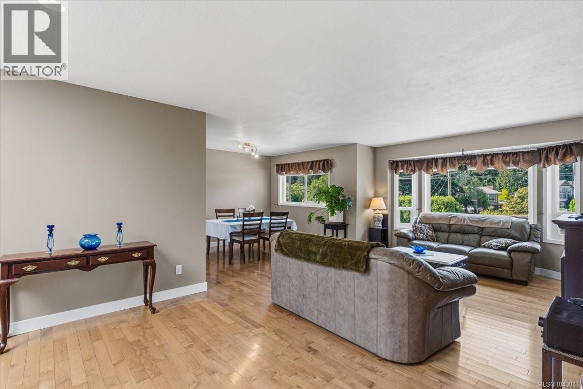 2712 Labieux Rd - 13
